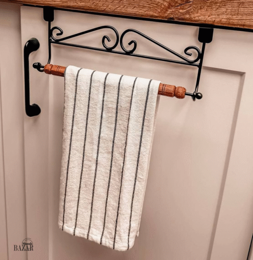 حوله آویز فلز و چوب کابینتی پشت دری بازار شوش تهران